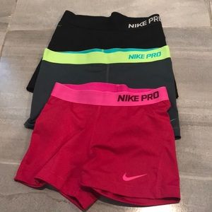 Nike PRO bundle (3) size medium. Make an offer